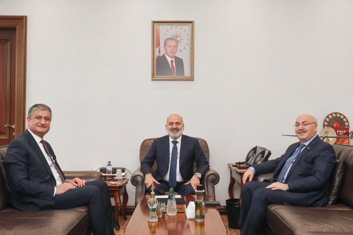 av_mehmetsaglam's tweet photo. Cumhurbaşkanlığı Kararnamesi ile Adana Valiliğinden Denizli Valiliğine atanan Valimiz Sayın @yskosger ile Karabük Valiliğinden Adana Valiliğine atanan Valimiz Sayın @valiyavuz’u Bakanlığımızda misafir ettik.

Adana’mızın halef ve selef valilerine yeni görevlerinde başarılar diliyor, nazik ziyaretleri için teşekkür ediyorum.