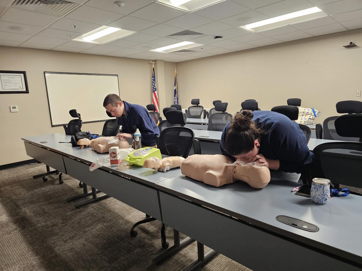 911 telecommunicators are the first line of help during emergencies. Learning CPR and first aid is crucial for them, as it helps guide callers through life-saving steps &amp; ensures that every second counts when it comes to saving lives. #PSC911HeroesWorkHere #PSC911TraineeLife