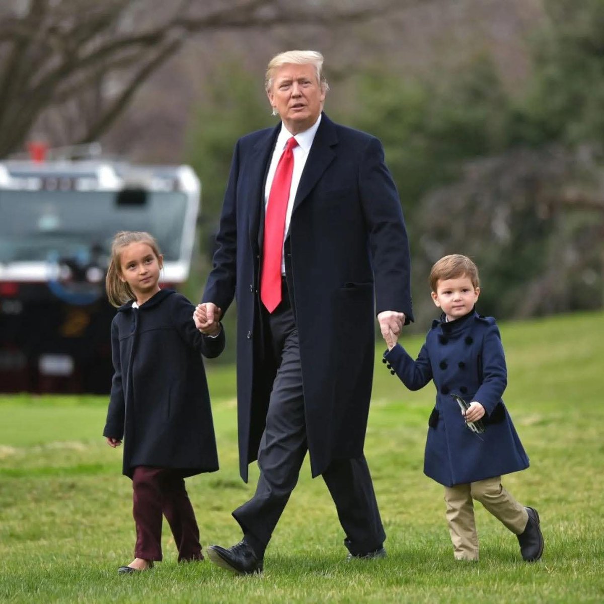 Victoria00025's tweet photo. Love this picture ❤️🇺🇲 https://t.co/3vqm8beBFW