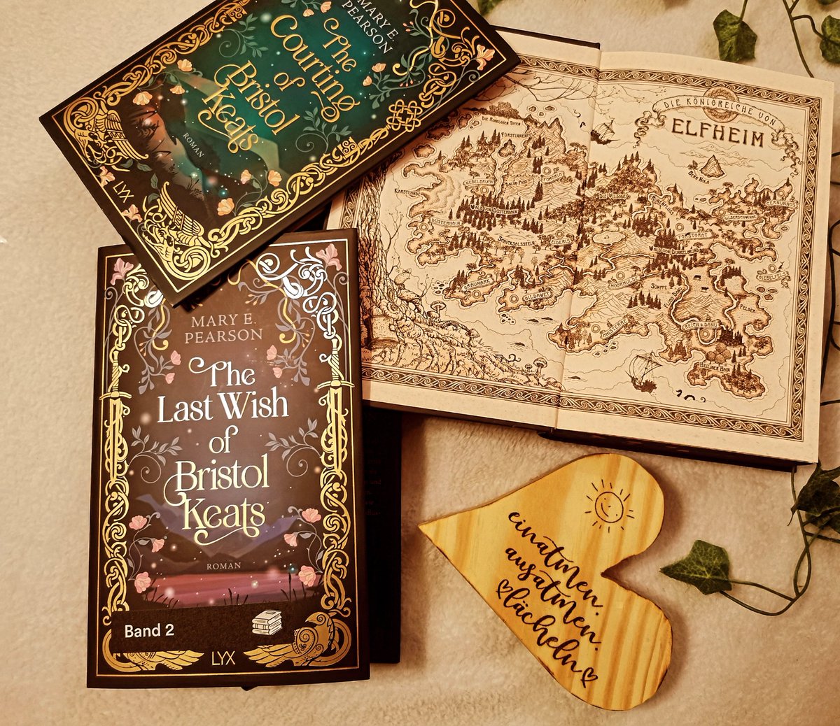 💚The last wish of Bristol Keats🐉
#Rezension ✔️ Band 2
Status: Printausgabe selbst gekauft 
Autorin: #maryepearson 
Verlag: #lyxverlag 
Seiten: 576
#thelastwishofbristolkeats @maryepearson @lyx_verlag

Rezension auf: facebook.com/share/p/1DUXq4…