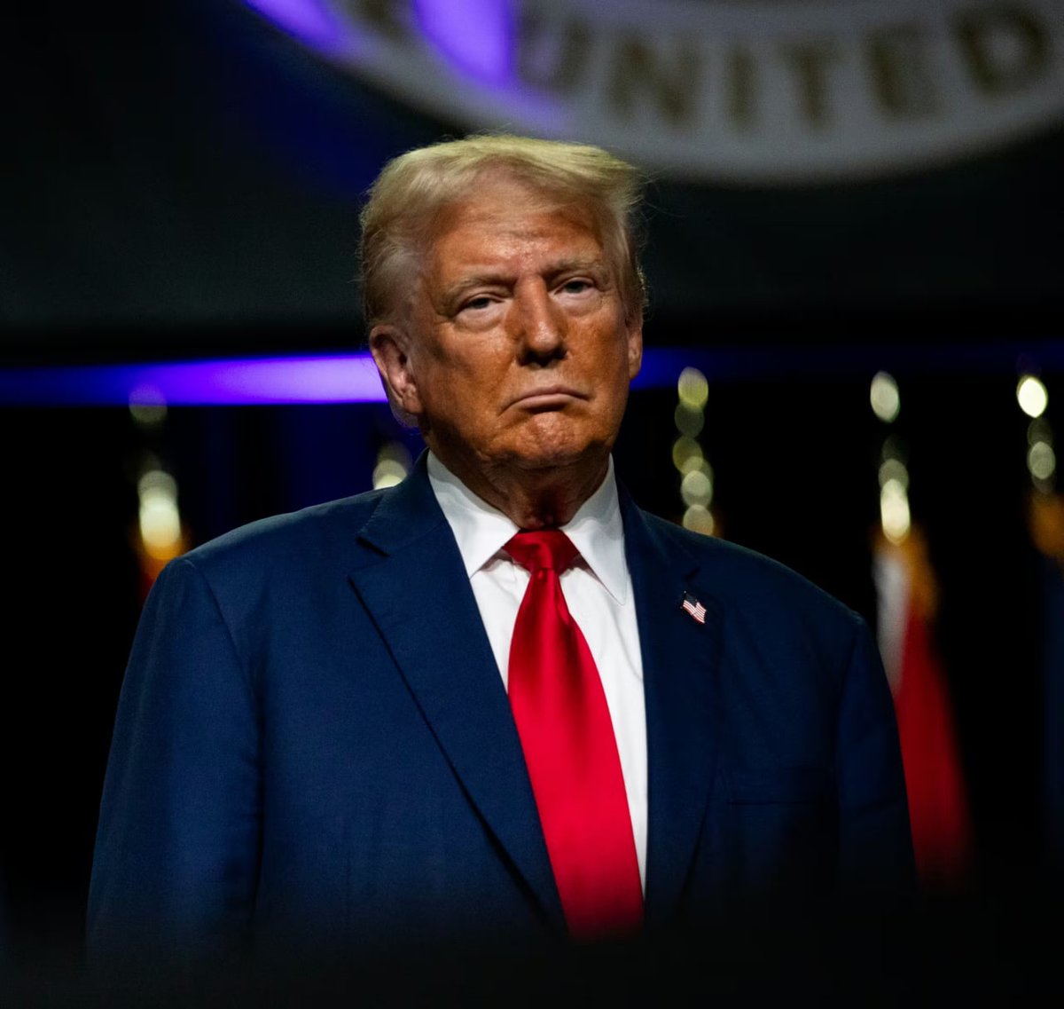 QTHESTORMANON's tweet photo. 🚨BREAKING: New CNN Poll says Trump is the worst President in history.

Do you believe that?

A. Yes 
B. No https://t.co/wbx91bEODd
