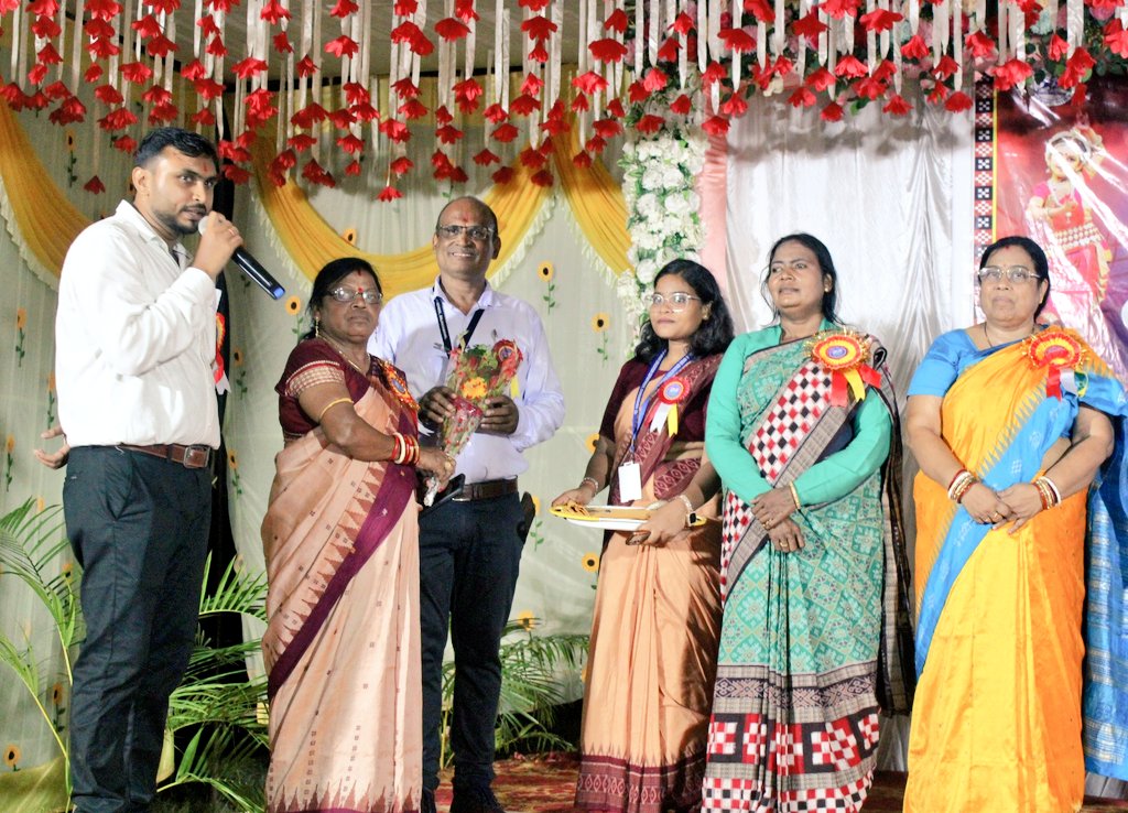 Rahulkumarnan12's tweet photo. Management is my personal choice; success is the blessing of God.
As the Programme Organiser of SURAVI 2025, I feel truly pleased and grateful for the excellent quality of management and the smooth, successful conduct of the event.
#SURAVI2025 #Grateful #SuccessfulEvent https://t.co/LWWFHOBsci