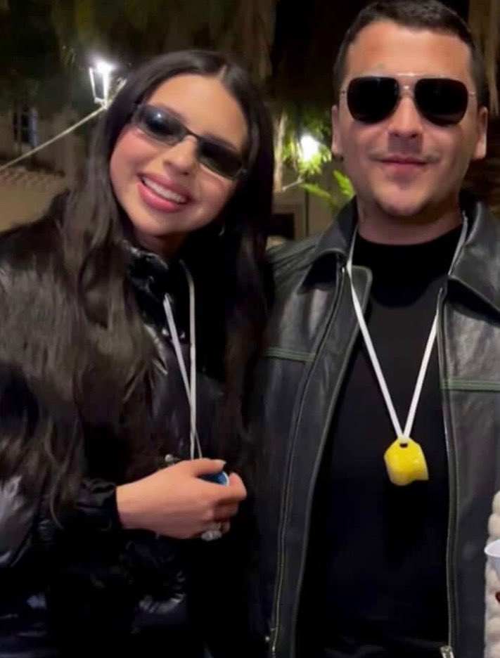 Que bella junto a su esposo en el nodal fest 🏴‍☠️