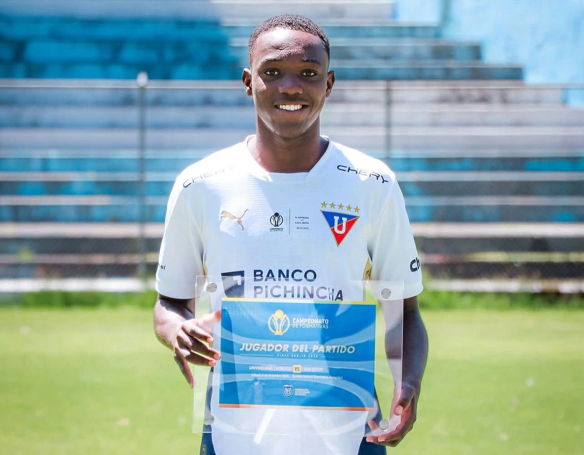 twotrepi's tweet image. CONFIRMADO 🚨🇪🇨🔵🔴

Ederson Castillo, vinculado con varios clubes 🔝 de Europa, es prácticamente un hecho que el prodigioso pivote será jugador del FC Barcelona; debido a normas 🇪🇸 primero deberá cumplir 18 años, a lo que inicialmente llegará a modo de pasantías

Ya está en 🇪🇸✅