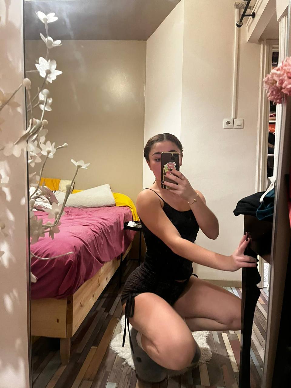 Même si je suis jeune mon corps de Beurette 92i c’est que au Like ! 🙈 https://t.co/FgTOLiIjQf