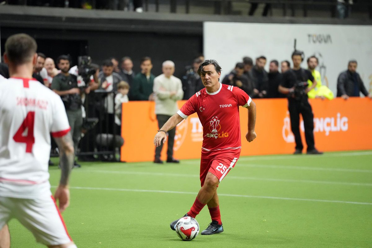 Türkiye Gençlik Vakfı (TÜGVA) tarafından düzenlenen Liseler Arası Futbol Turnuvası GENÇLİG 2026'nın tanıtımı gerçekleştirildi. 

Volkswagen Arena'da yapılan tanıtım törenine, Gençlik ve Spor Bakanı Osman Aşkın Bak, Türkiye Futbol Federasyonu Başkanı İbrahim Hacıosmanoğlu, TFF