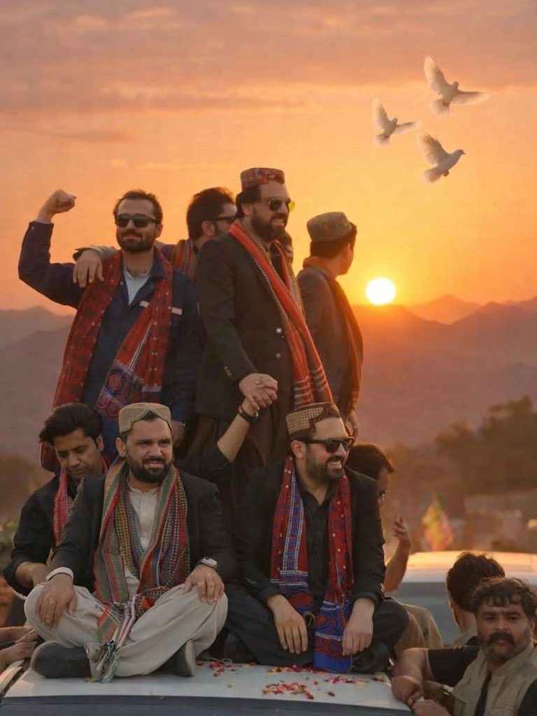 سہیل آفریدی CM KP اپنی ٹیم کے ہمراہ کراچی اور حیدرآباد کا کامیاب دورہ کر نے کے بعد آج اسلام آباد روانہ ہوگئے۔

شکریہ حیدرآباد !
شکریہ کراچی!

#اڈیالہ_کے_باہر_دس_ہزار