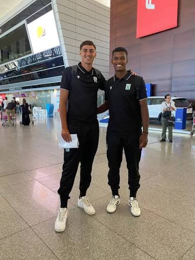 ⚽️ <a href="/RacingClubUru/">Racing Club de Mvdeo.</a> vendió a Anderson Rodríguez delantero de 19 años, 1.88 de estatura al Grasshopper de Suiza. 🇨🇭 

El delantero será cedido al FC Wacker Innsbruck de 🇦🇹. 

También viaja Mauro Marichal, defensa, 1.94 al mismo equipo a préstamo con opción de compra.  
Ambos