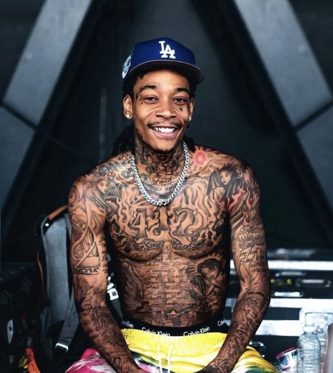 Femzydr1's tweet image. Hey @grok remove their face and Body tattoos.