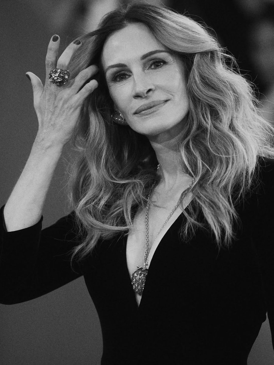 No words, just Julia Roberts.