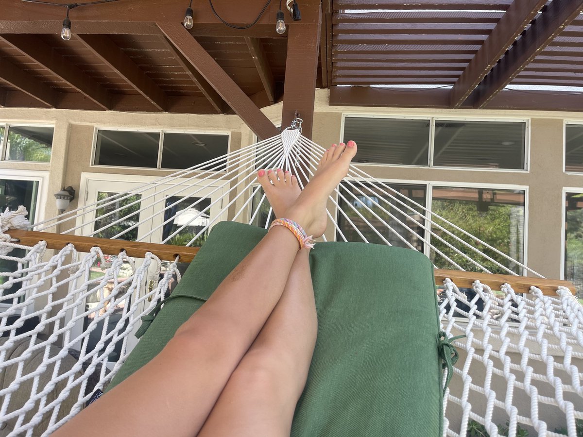 mermaidlleira's tweet photo. I love relaxing and laying out in the sun. Wouldn’t you like to see what I’m wearing (; #feet #throne #onlyfans #cashapp https://t.co/2A5gBqEZMk