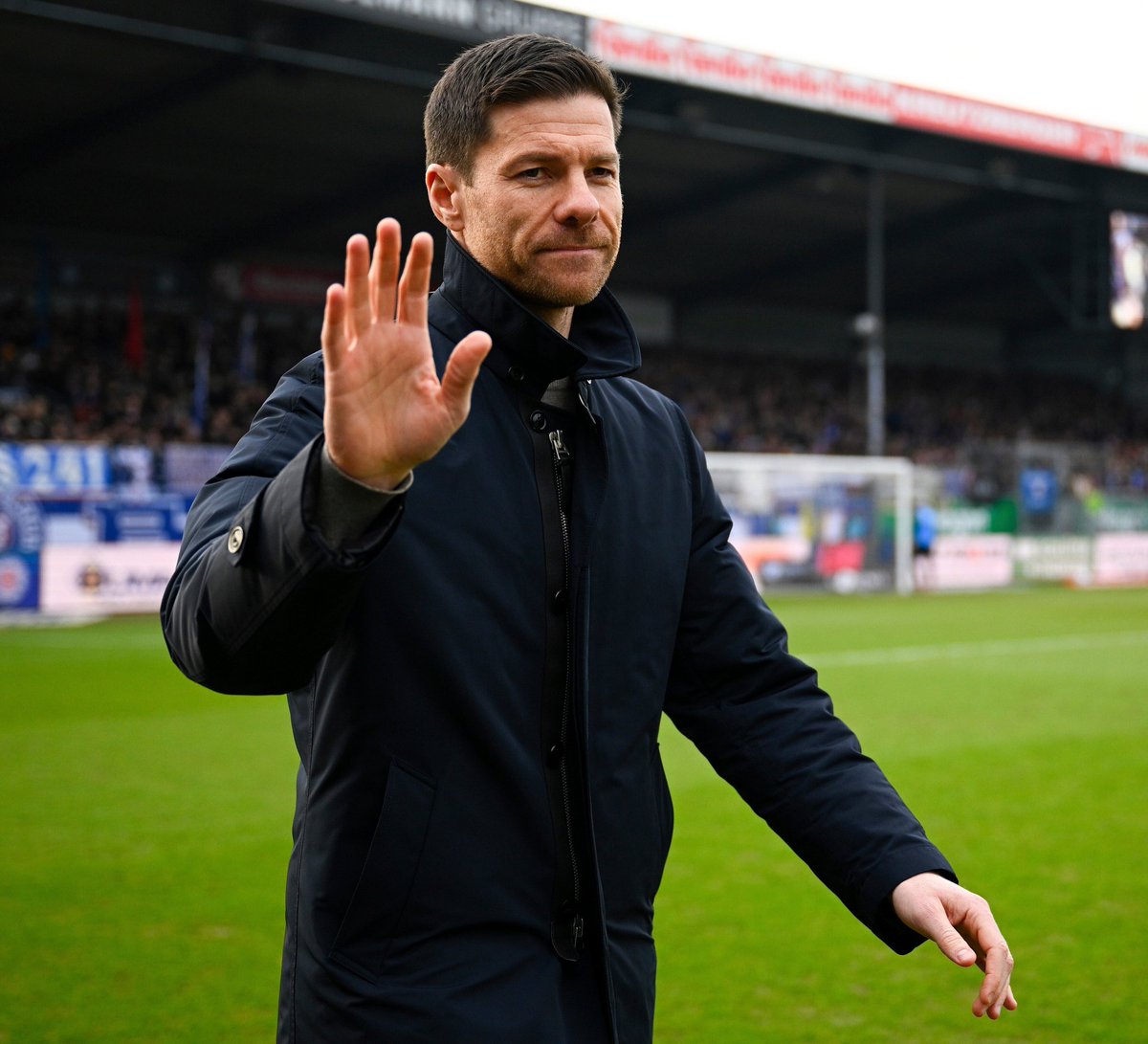 RevenRV's tweet image. Xavi cogió un equipo totalmente destruido, noveno en liga, sin ilusión, sin alma y lo hizo volver a ganar títulos, Xabi tenía el equipo más caro del mundo, 200 kilos para fichar y ha dado asco día tras día hasta irse por la puerta de atrás.

El debate nunca existió.