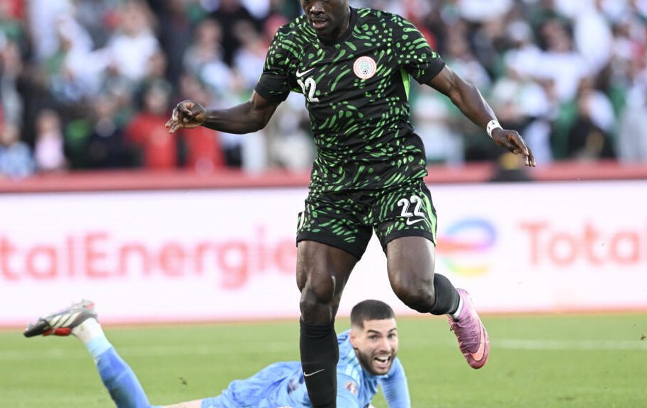 🚨💣 OFFICIEL ! 𝗟𝗔 𝗙𝗘́𝗗𝗘́𝗥𝗔𝗧𝗜𝗢𝗡 𝗔𝗟𝗚𝗘𝗥𝗜𝗘𝗡𝗡𝗘 🇩🇿 𝗗𝗘́𝗣𝗢𝗦𝗘 𝗣𝗟𝗔𝗜𝗡𝗧𝗘 𝗔𝗨𝗣𝗥𝗘̀𝗦 𝗗𝗘 𝗟𝗔 𝗖𝗔𝗙 𝗘𝗧 𝗟𝗔 𝗙𝗜𝗙𝗔 🤯

Selon elle, le second but nigérian n’aurait pas du être diffusé à la télévision pour « atteinte à la pudeur » 😳

🗞️ communiqué