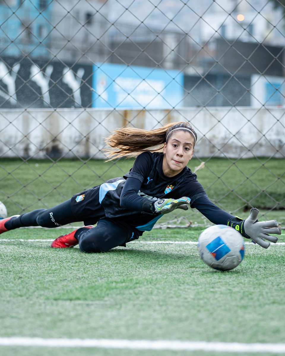 SCfemenino's tweet image. 🧤 Goleras 2026 ⚽️

#SCfem 
#FuerzaCristal