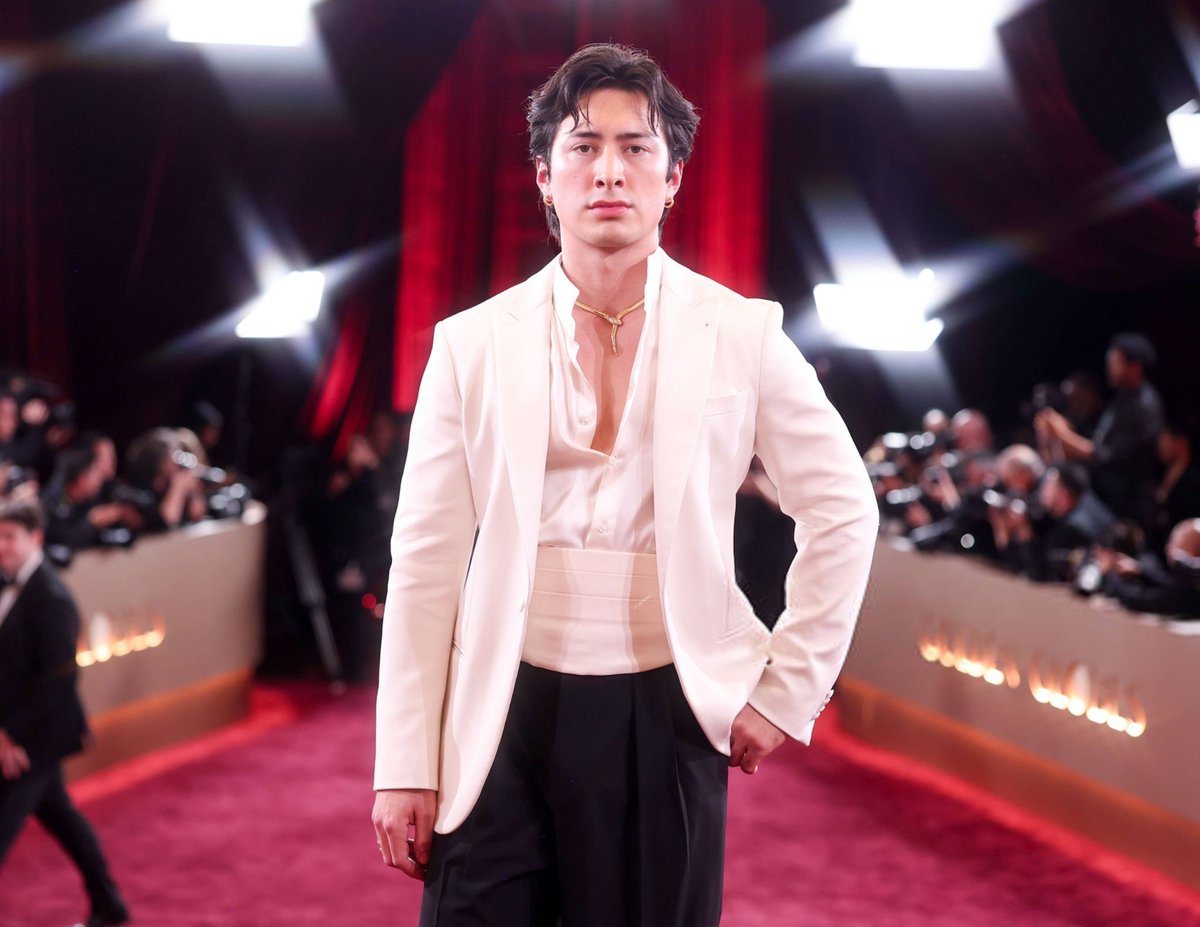 hudsonwupdates's tweet image. Hudson Williams was the #1 most talked-about male celebrity during this year’s #GoldenGlobes, with over 590,000 mentions and 9.4 million engagements. He ranked as the #2 most talked-about celebrity of the night overall (via TalkWalker).