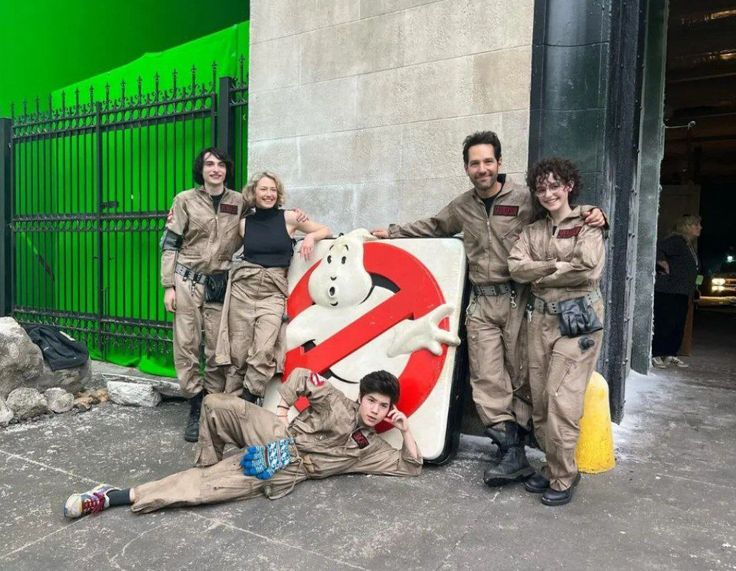 Mxysileedonner's tweet photo. i think i speak for us all when i say we need another ghostbusters movie .. i miss them.. https://t.co/AeGlrS3VOp