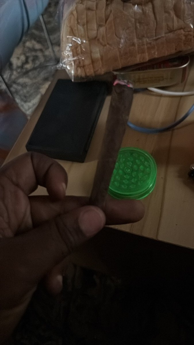 brownma_gic's tweet image. First puff of the day
