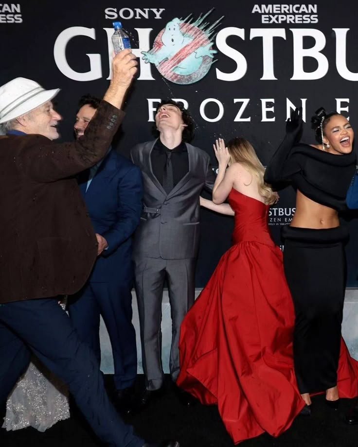 Mxysileedonner's tweet photo. i think i speak for us all when i say we need another ghostbusters movie .. i miss them.. https://t.co/AeGlrS3VOp