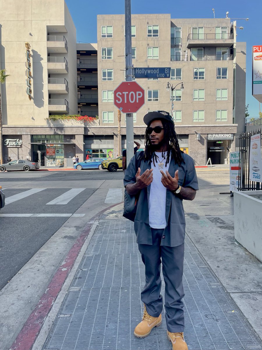 Official_Stevee's tweet photo. 🤲🏽🍾 https://t.co/6UCQwCpKow