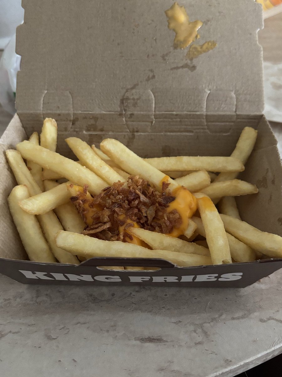 Den Angèle tweet media