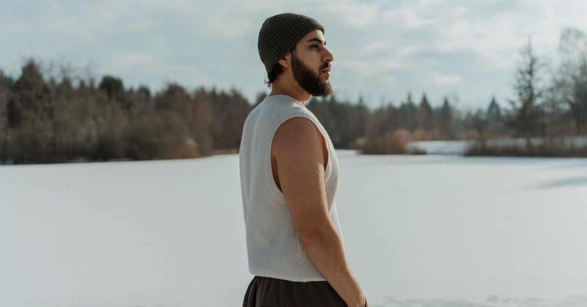 waamyr_'s tweet photo. wearing summer where winter rules https://t.co/s5vhgTj5YC