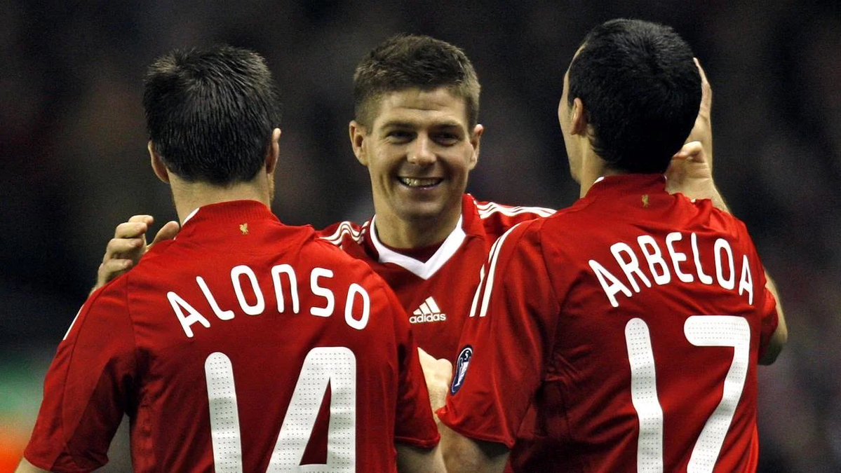 _AnfieldPulse's tweet image. 🚨🇪🇸 𝗡𝗢𝗡 𝗟𝗙𝗖: Xabi Alonso has left his role as Real Madrid manager following the defeat in the Spanish Super Cup final to FC Barcelona. Álvaro Arbeola is to take over.

A former Liverpool player replaces a former Liverpool player. 🔴👀

#LFC