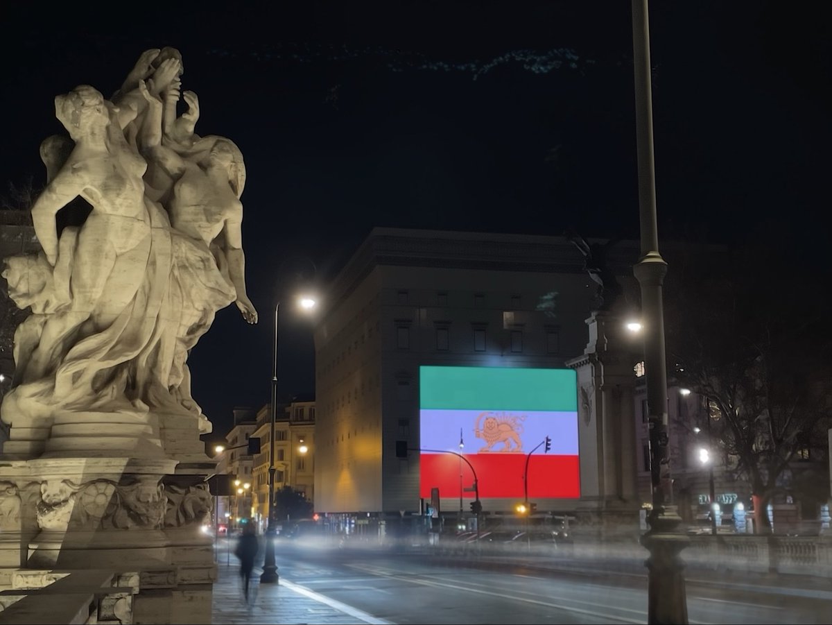 Lucia tweet media