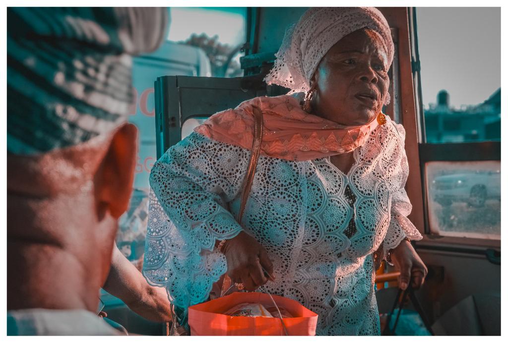 FearlessLagos's tweet photo. if you try calculate time for this lagos, you fit go ment!

always put three hours before your appointment time if you no wan begin tell story of why you come late.

bad as e bad, e better say we late for register than late for posters.
lagos.
#fearlesslagos #lagos https://t.co/EDsIuegKEz