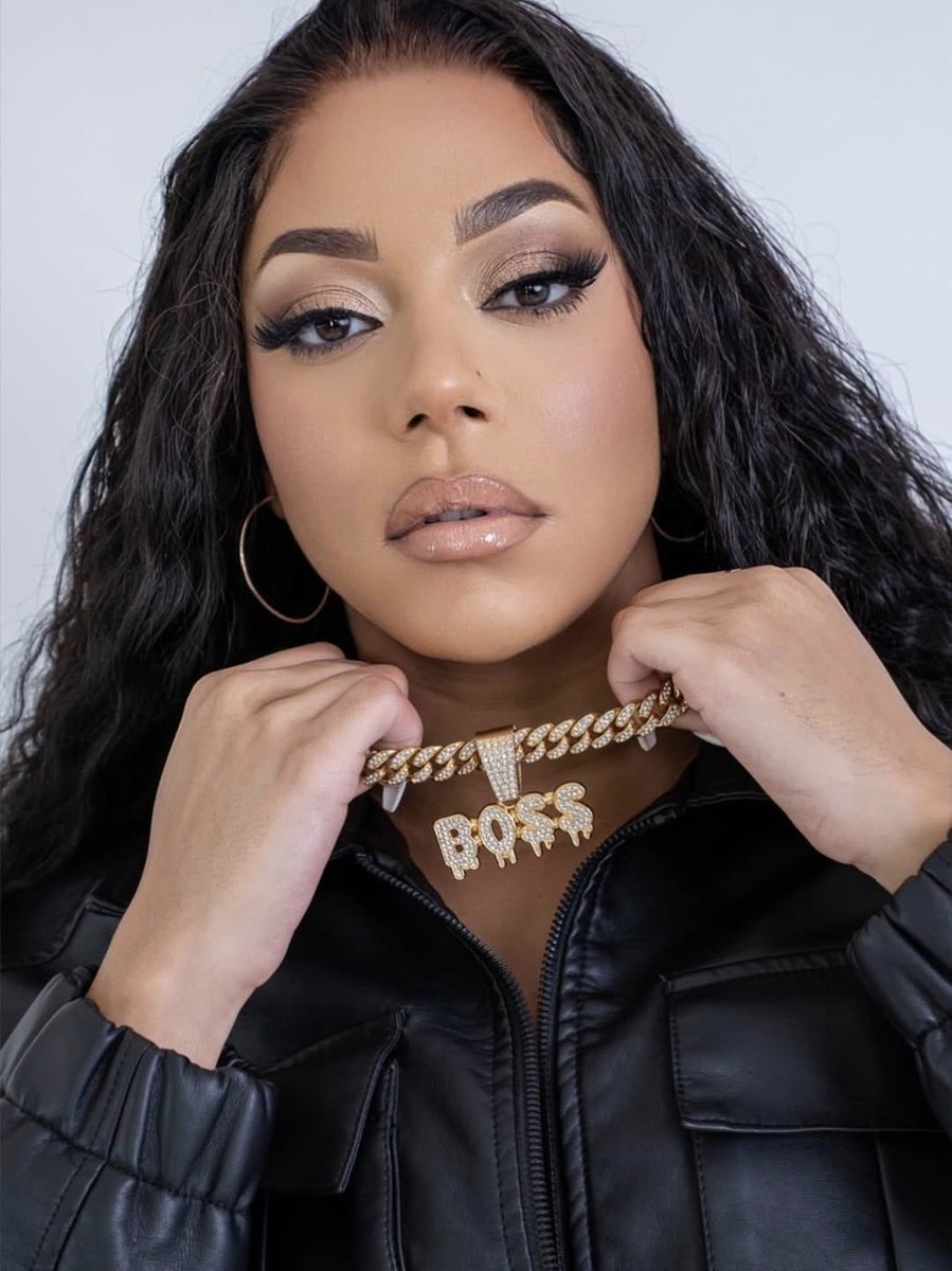 🎤 Shannon annonce son premier concert à Paris : Après avoir signé chez Sony en septembre dernier, l'artiste Martiniquaise a dévoilé hier qu'elle se produira sur la scène de la Cigale le 9 novembre 2026. 

La star du Shatta, récemment en featuring avec Attaching Boy sur la