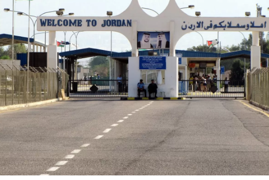 مجلس الوزراء يوافق على توحيد إجراءات المجموعات السياحية على معبري الشيخ حسين ووادي عربة 