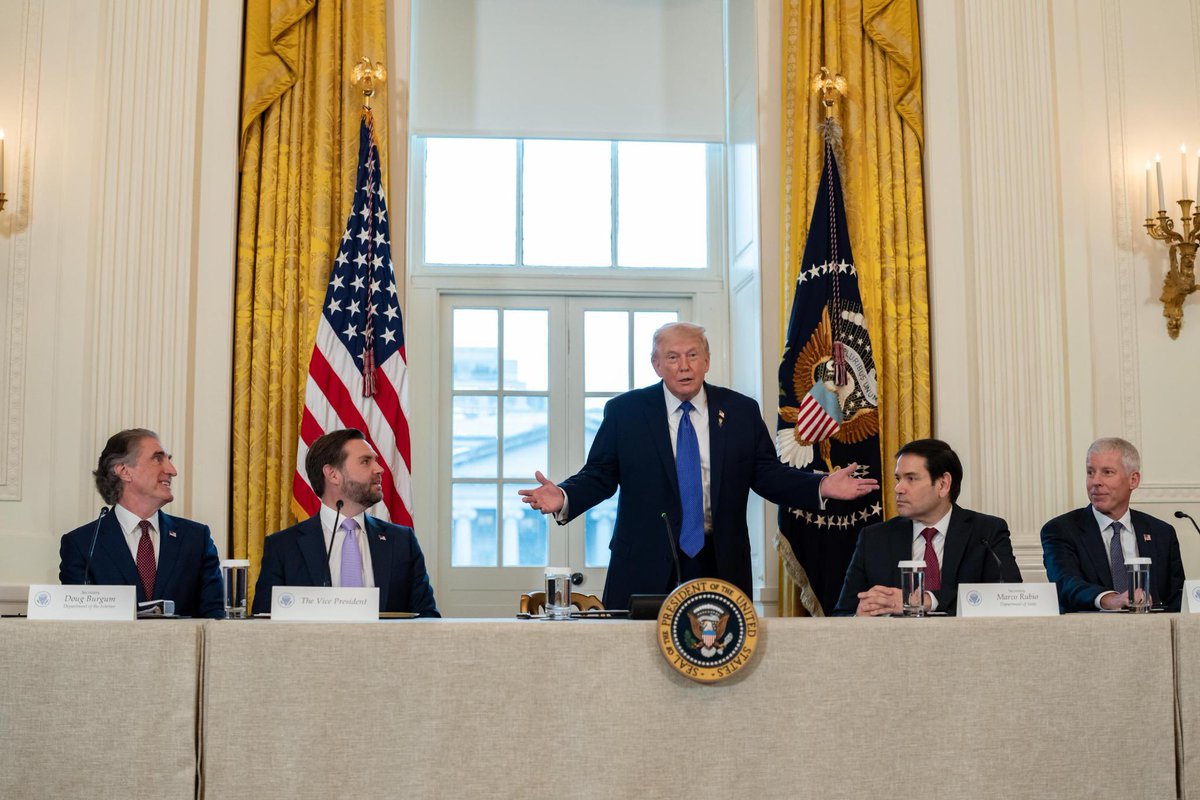 VP's tweet image. 📸 Vice President Vance joined @POTUS at a meeting with Oil and Gas Industry representatives last week.

REMINDER: Gas prices are at a five-year LOW thanks to President Trump🇺🇸