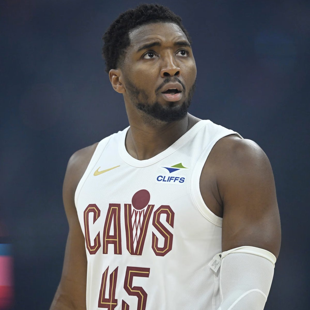 LegionHoops's tweet image. Tonight’s Cavaliers-Jazz game in Cleveland has a get-in price of just $6.

Courtside tickets are only $463… INSANE 😳

(Prices via @TickPick)