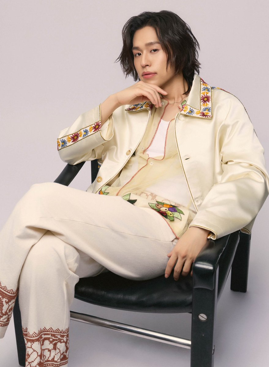 evenbbpp's tweet image. ตู้เดียวกัน ใช่✅️ แต่ตู้อยู่บ้านใคร?  

'เค้าไม่มาบ้านหนูนานละนะพี่'

หรือมีคนสร้างบ้านอยู่ด้วยกันจริง
🤔