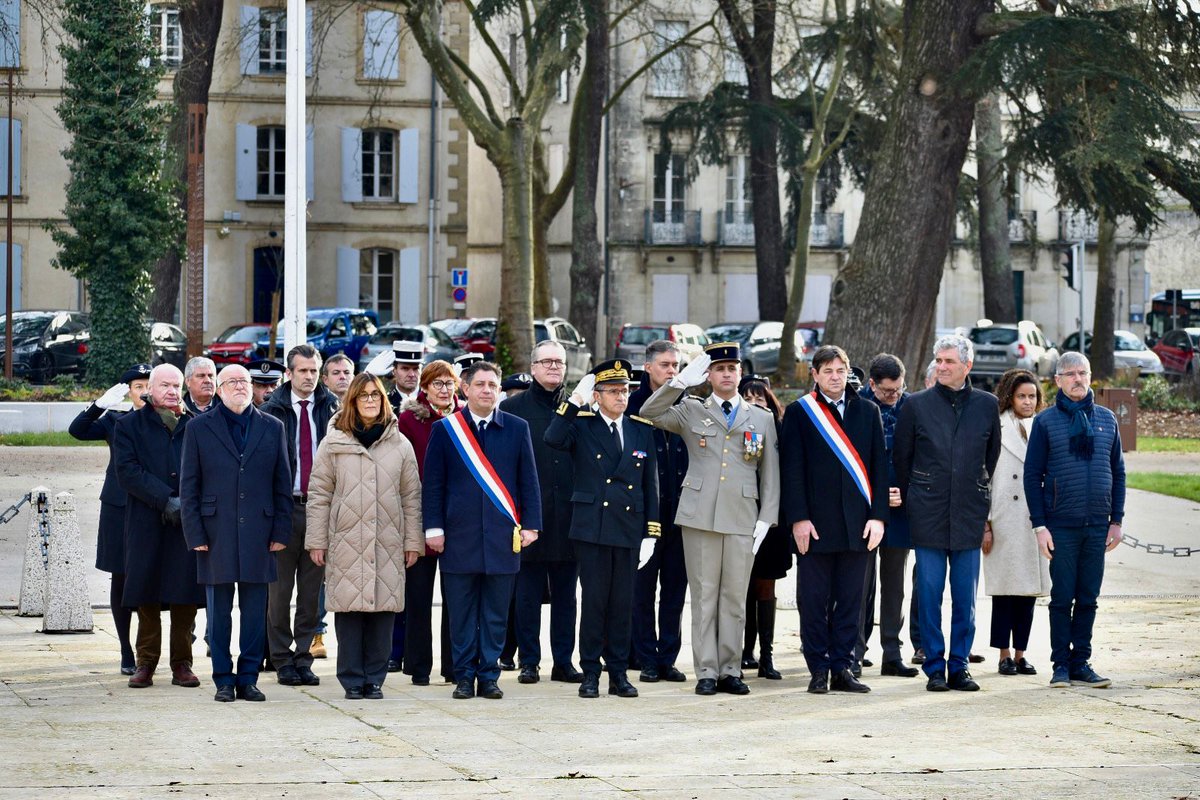 Prefet47's tweet photo. #PriseDeFonction | 🇫🇷 Préfet de Lot-et-Garonne
Monsieur Bruno ANDRÉ a été nommé préfet de Lot-et-Garonne et a pris officiellement ses fonctions ce lundi 12 janvier 2026.
À cette occasion, une cérémonie républicaine s’est déroulée place Armand Fallières à Agen, en présence des autorités civiles et militaires.
S’en est suivie une conférence de presse au cours de laquelle il a présenté ses priorités ainsi que son approche fondée sur la concertation guidée par une logique de résultats.
Nous lui souhaitons la bienvenue et plein succès dans l’exercice de ses missions.
@Interieur_Gouv