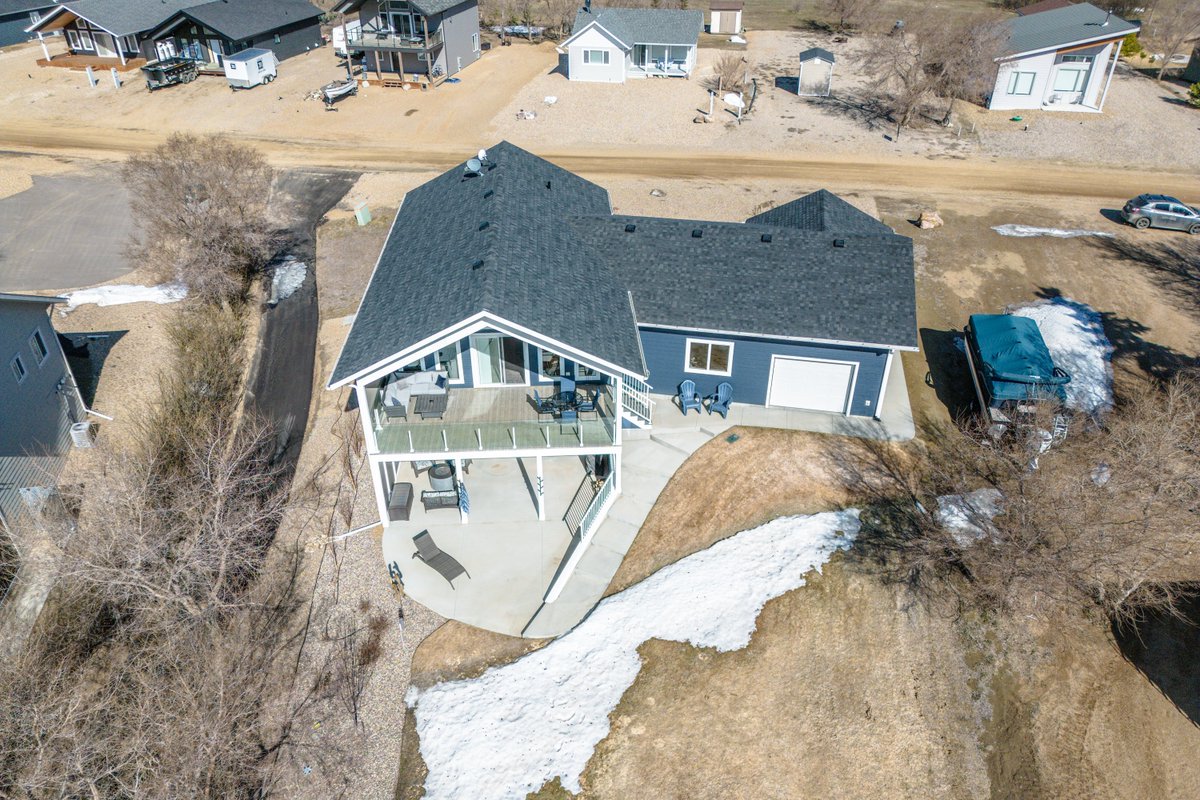 Realtors_Global's tweet photo. 🚨Welcome to your dream lakefront retreat...🔑23 Grace Lane, Diefenbaker, Lake, SK.

🛏️4 Bedrooms
🛁2 Bathrooms
📏1030 sq.ft.

📲Teresa Thompson, REALTOR® 
306-630-5952
📲Obadiah Thompson, REALTOR® 
306-690-1000 

When you think of REALTY... Be GLOBAL DIRECT REALTY!!! https://t.co/DQlG8tWtoc