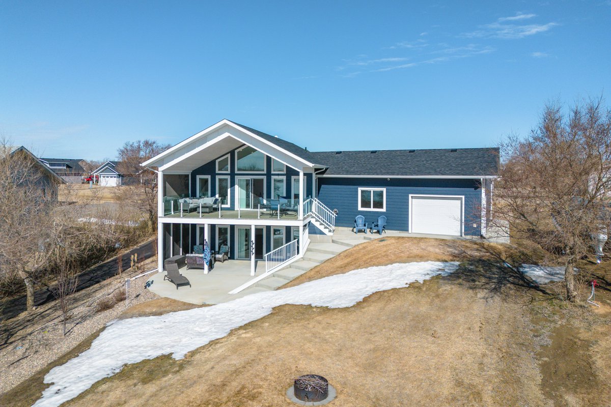 Realtors_Global's tweet photo. 🚨Welcome to your dream lakefront retreat...🔑23 Grace Lane, Diefenbaker, Lake, SK.

🛏️4 Bedrooms
🛁2 Bathrooms
📏1030 sq.ft.

📲Teresa Thompson, REALTOR® 
306-630-5952
📲Obadiah Thompson, REALTOR® 
306-690-1000 

When you think of REALTY... Be GLOBAL DIRECT REALTY!!! https://t.co/DQlG8tWtoc
