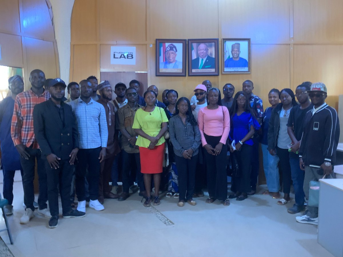 _Web3Tribe's tweet image. Day One of our Digital Literacy &amp;amp; Tech Career Class was successfully completed.
Grateful to Engineer Dakim Dung for an insightful session on Tech Is More Than Coding.

— Web3.0 Alliance Ltd
#DigitalLiteracy #TechCareers