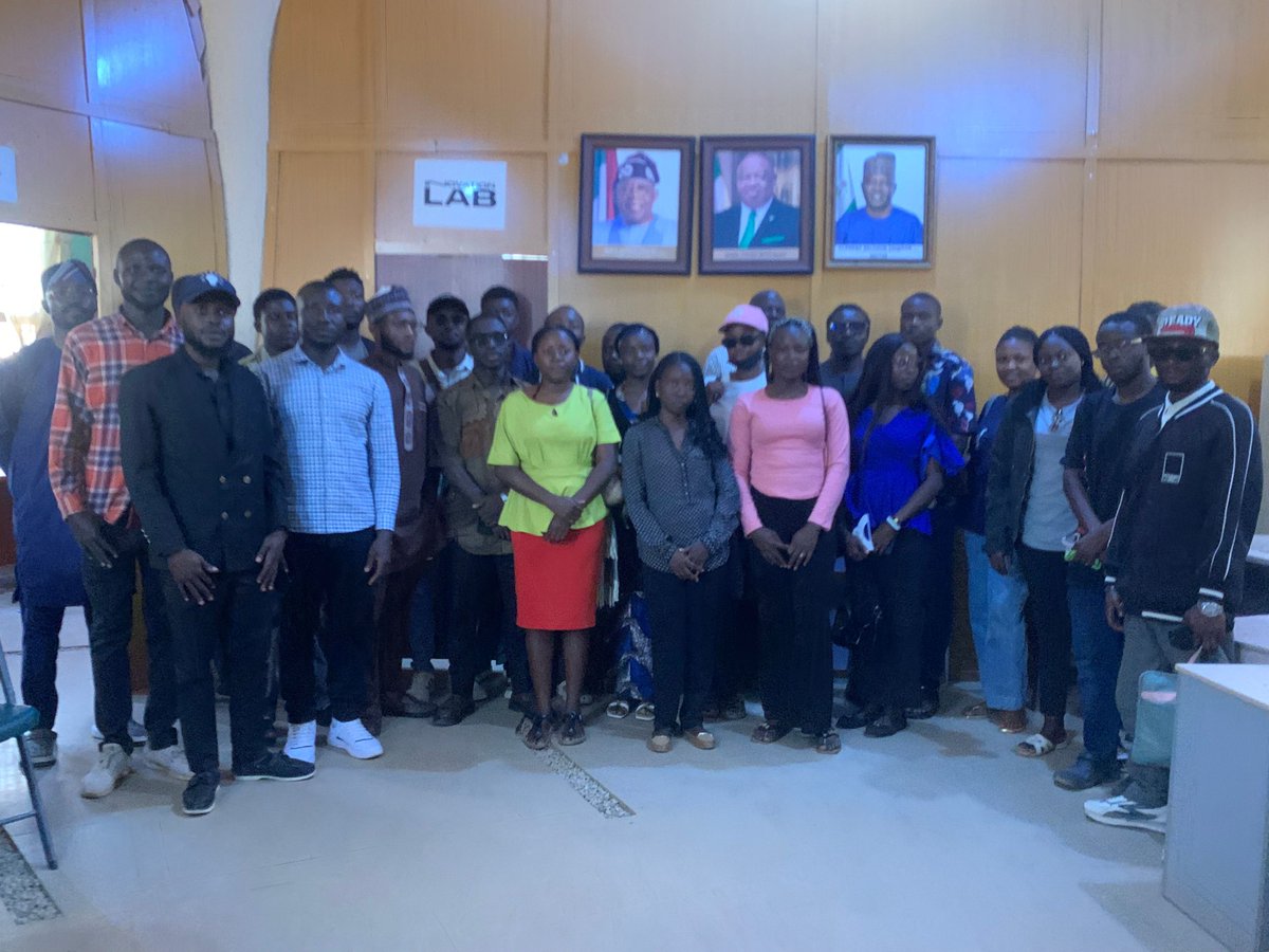 _Web3Tribe's tweet image. Day One of our Digital Literacy &amp;amp; Tech Career Class was successfully completed.
Grateful to Engineer Dakim Dung for an insightful session on Tech Is More Than Coding.

— Web3.0 Alliance Ltd
#DigitalLiteracy #TechCareers