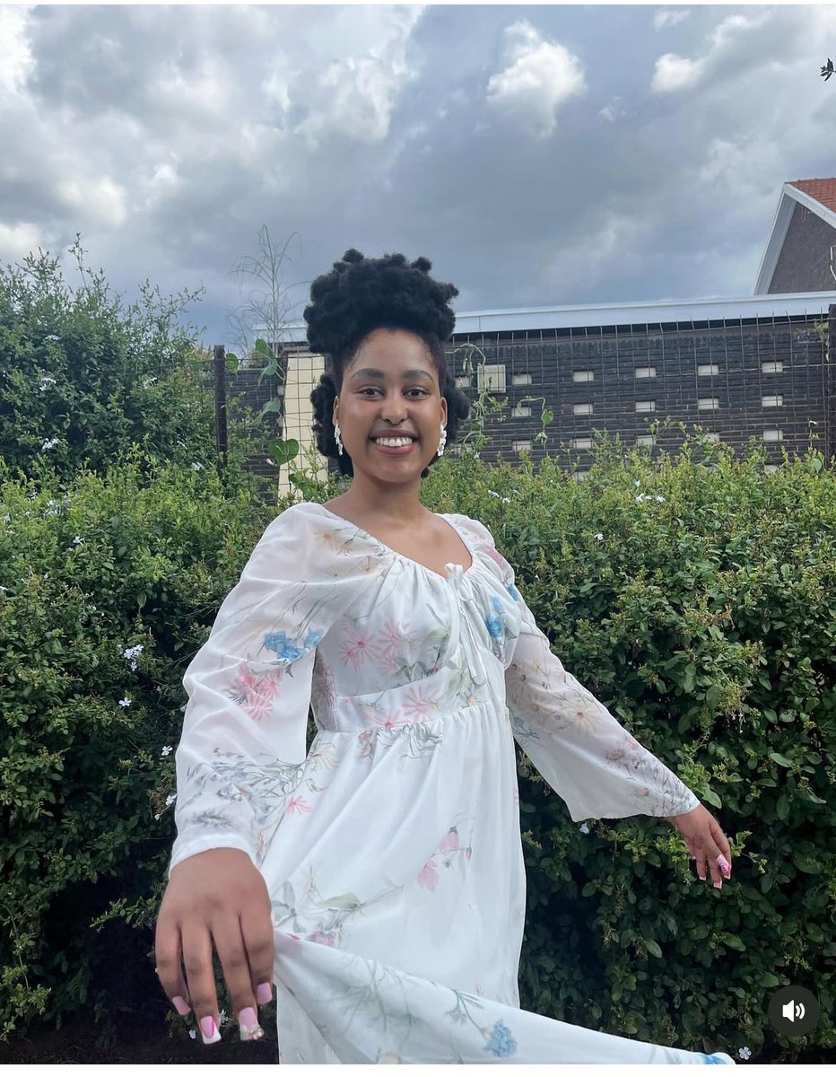 OrangeJuiceZM's tweet image. Girl code says when your student sister is selling cute things, you tell the group chat 💅🏽
She’s doing beauty boxes: press-on nails, lip glosses &amp;amp; soft girl essentials from R250.
Bloem girlies, this one’s for you 💕
@akreana_ ke kopa retweet 🥺🥹
#KeaDrive #GirlTalk #GirlTalkZA