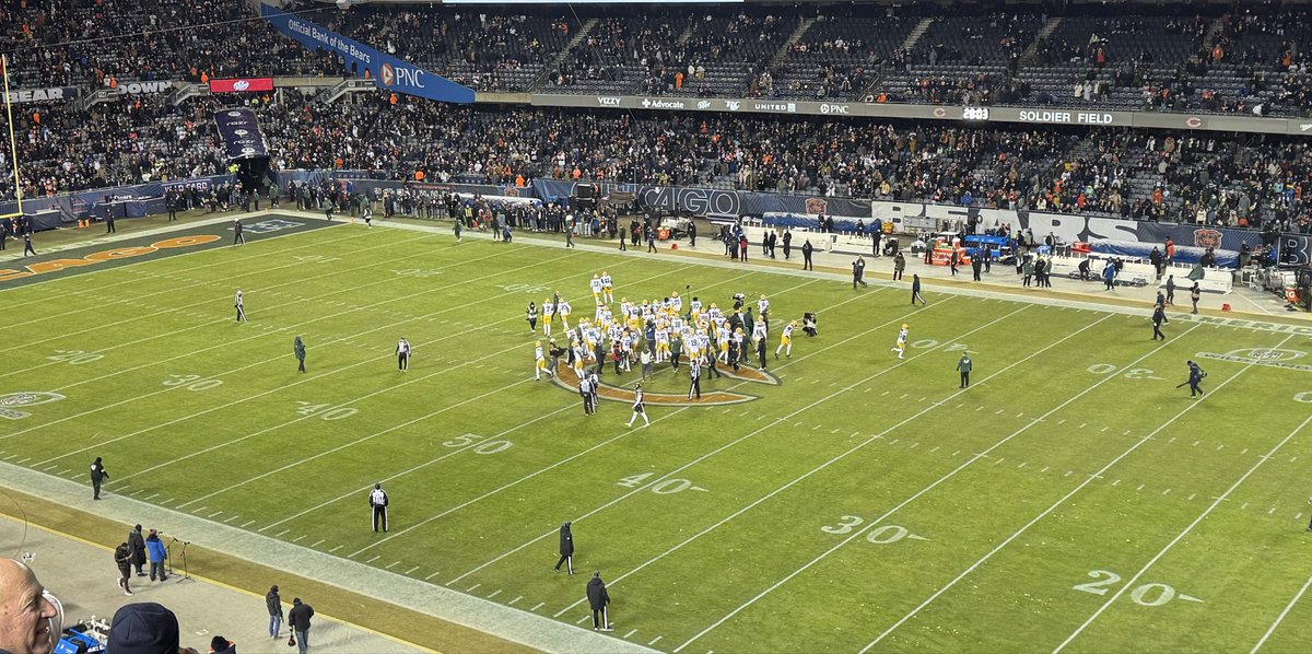 TimJsragman78's tweet photo. @CourtneyRCronin No one talking about the Packer TEAM gathering on Bears logo mid field before the game. Not something. I have ever seen as a STH. The hatred goes both ways but Packers are NOT innocent. https://t.co/38IGQKNE9j