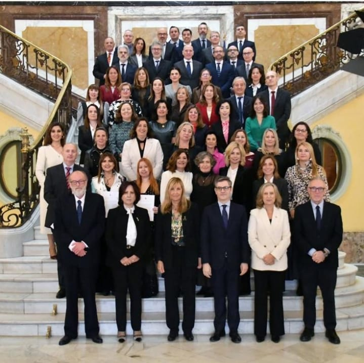 🟩 Hoy han recibido sus despachos quienes integran las #23promoción del cuarto turno de la #carrerajudicial de manos de la Presidenta del #CGPJ, Isabel Perelló, con presencia del Ministro de Justicia, <a href="/felixbolanosg/">Félix Bolaños</a> 

‼️ Nuestra bienvenida a una profesión increíble ‼️