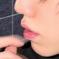 mecrushonhim's tweet image. ปากสวยมากเลยอ่ะ หน้าสวย ผิวสวย ตาสวย ปากยังสวยอีก ปากกระจับ จิ้มลิ้ม จุ้บจิ้บมาก ฉ่ำๆ นุ่มเด้งเหมือนเยลลี่เลย รุปปากที่ทุกคนใฝ่ฝัน😭 #ppkritt