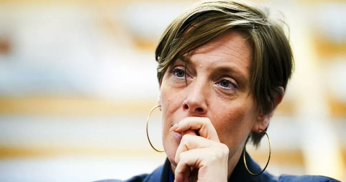 For sheer hypocrisy you can't beat Safeguarding Minister Jess Phillips who has demanded police 'relentlessly pursue' fake images &amp; she adds a threat.

This is the woman who failed to admit Britain had a problem with Pakistani grooming gangs &amp; tried to stop a national inquiry.