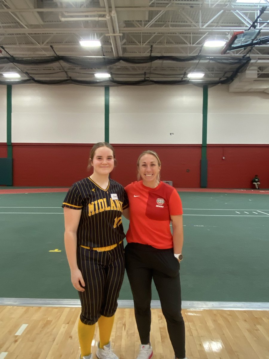 EleanorKrieges's tweet photo. Had an awesome time at @WASHUSoftball camp over the weekend! Thank you to all of the coaches and players for putting it together and I learned a lot. I loved the pitching session and learned a lot while working on mechanics and other pitches. 

@WASHUSoftball @WashU https://t.co/uspPDTb0a5