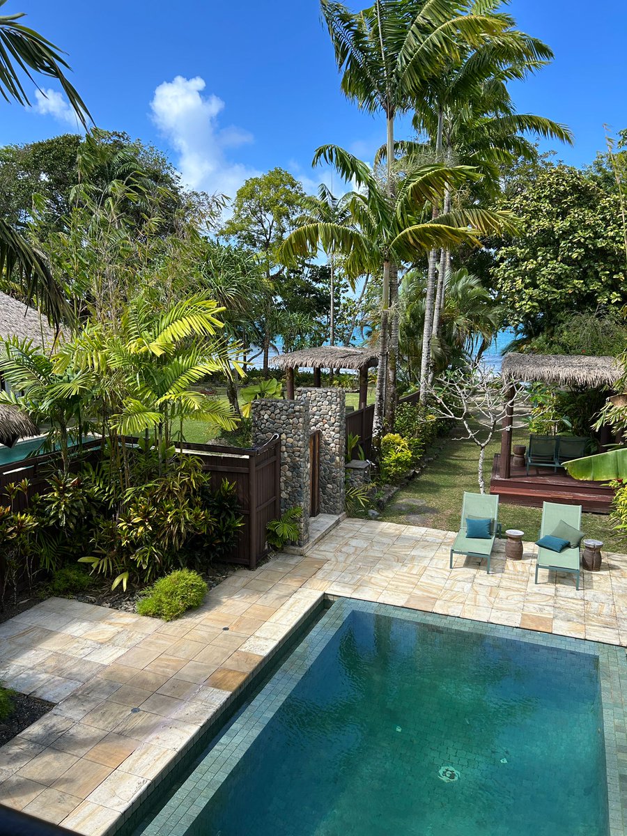 MICHAΞL(✈️,🏨) tweet media