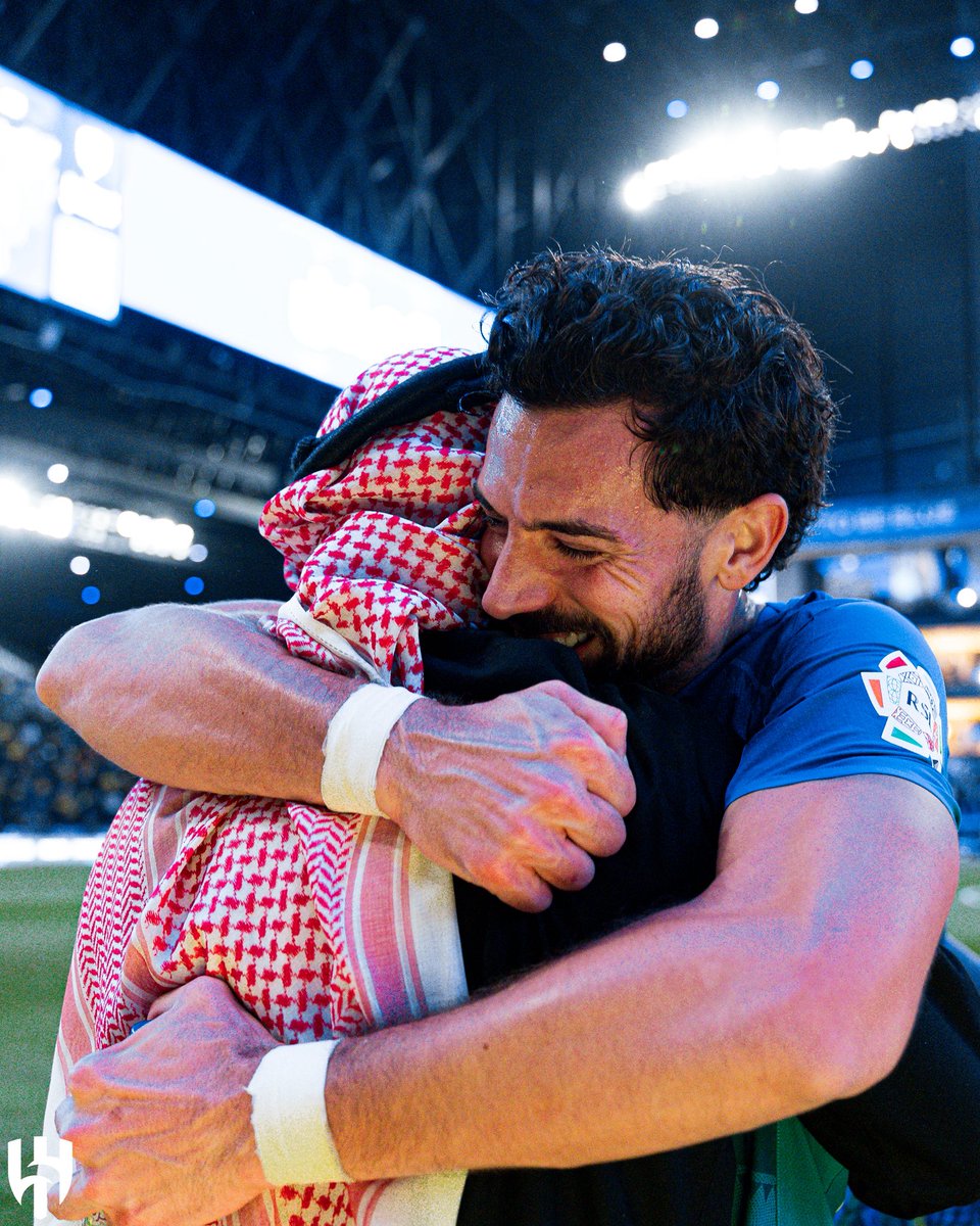 A new chapter begins 🔵🇸🇦
Grateful to play for the biggest club in Saudi Arabia, <a href="/Alhilal_FC/">نادي الهلال السعودي</a>. 
Happy to make my debut and even better to start with a win.
Thank you all for the warm welcome!!
Always thankful to Arturo Canales and the entire AC Talent team for being by my side