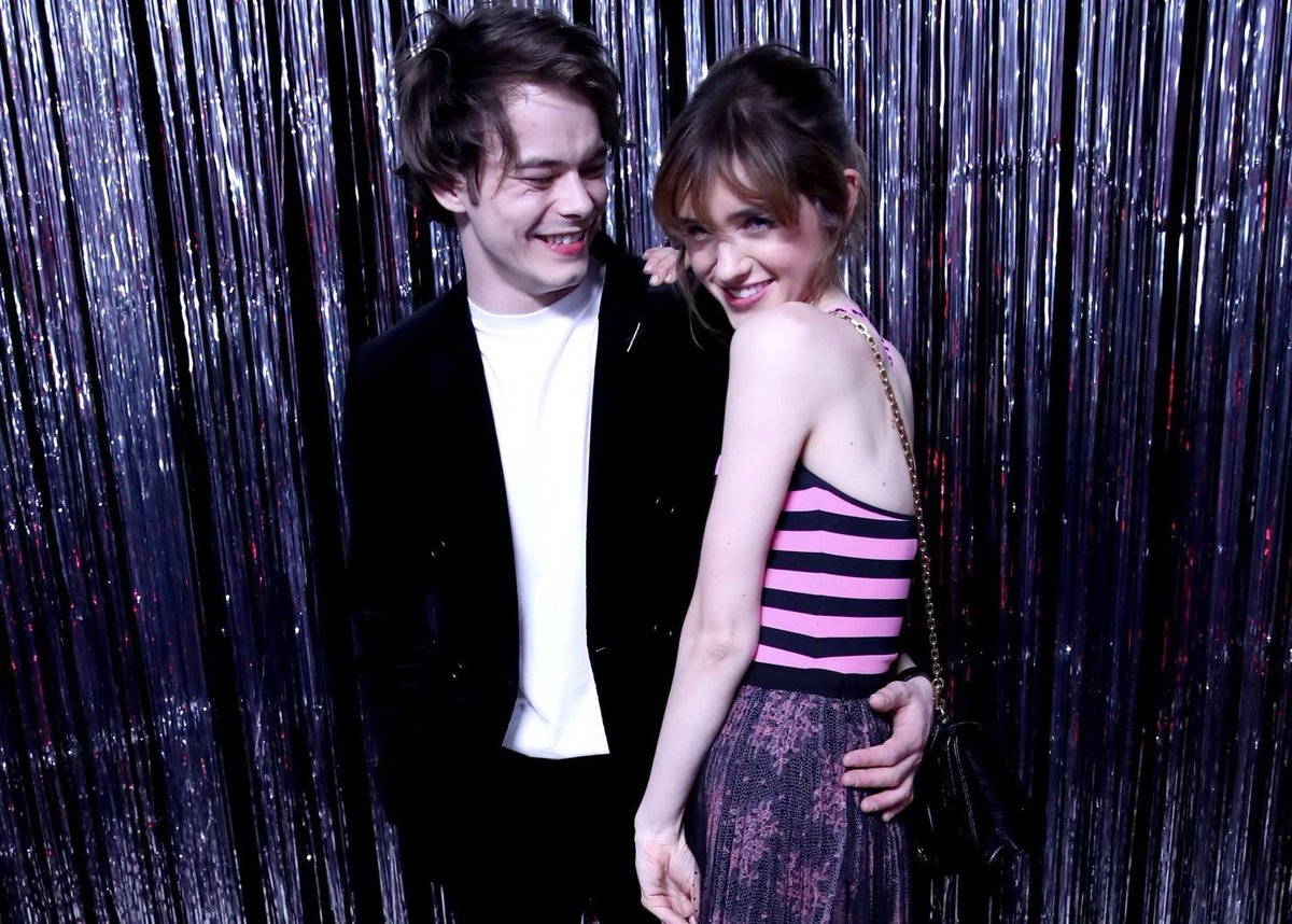 nataliasfilm's tweet image. the way he looks at her ohmygod