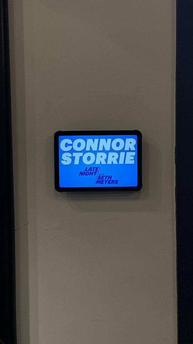 connorstupdates's tweet image. Behind the scenes of The Late Night with Seth Meyers shared by Evan Ross Katz.

📲 evanrosskatz via instagram