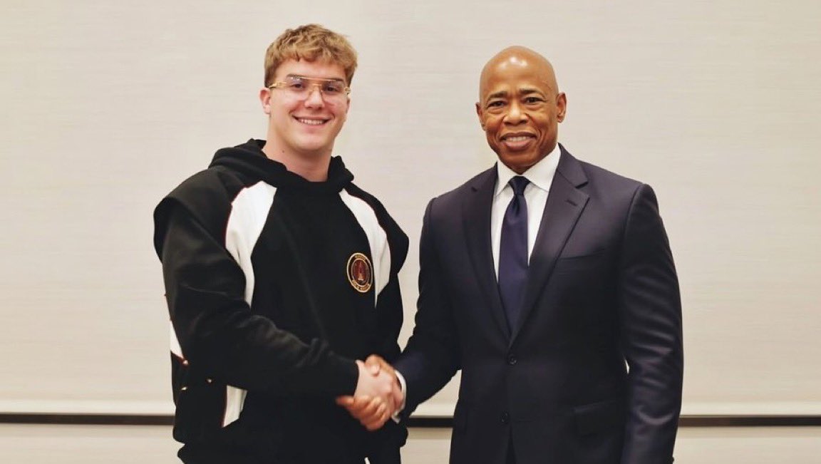 blade_'s tweet image. Perfect