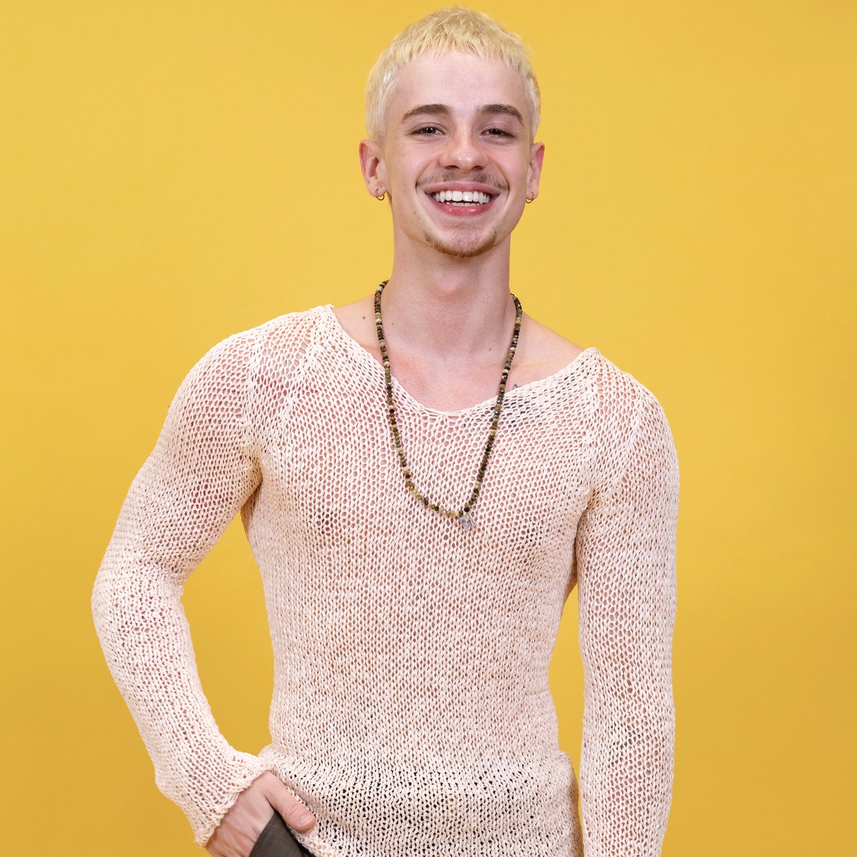 tracklist's tweet image. 🚨 O influenciador Juliano Floss é anunciado como CAMAROTE no #BBB26.